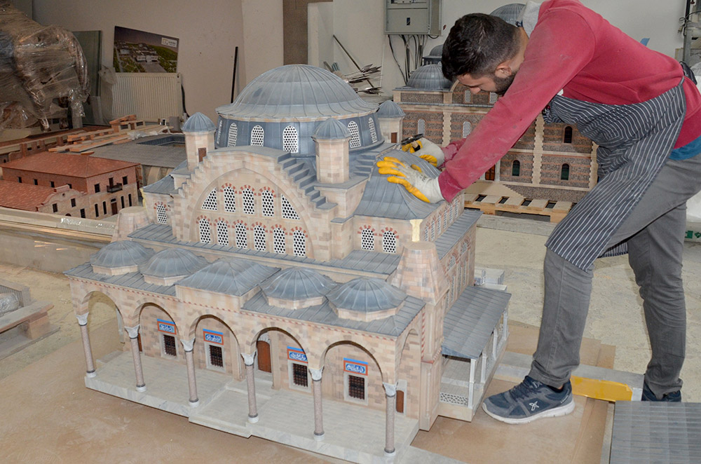 Muradiye Camii ve Külliyesi Minyatür Maketi