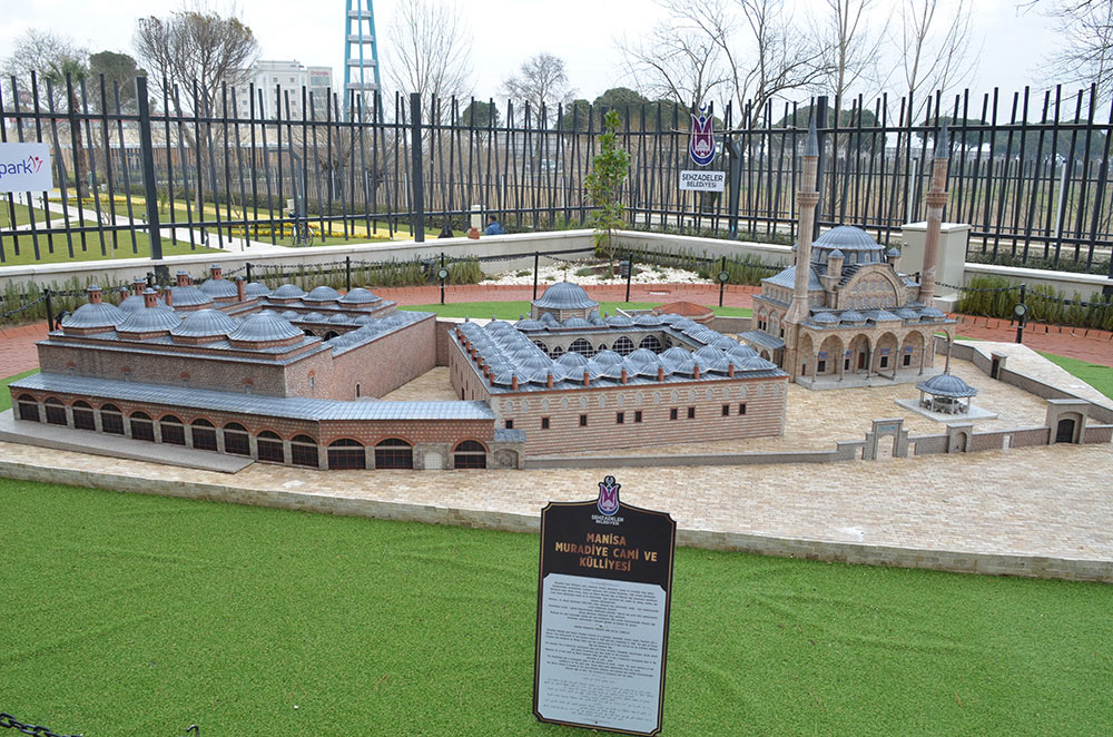 Muradiye Camii ve Külliyesi