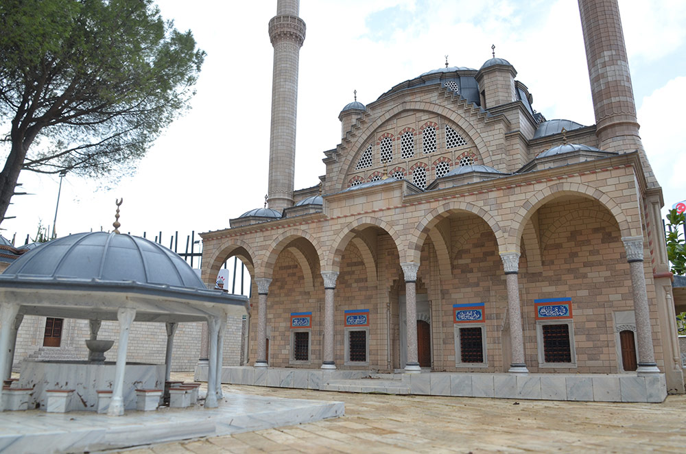 Muradiye Camii ve Külliyesi Minyatür Maketi