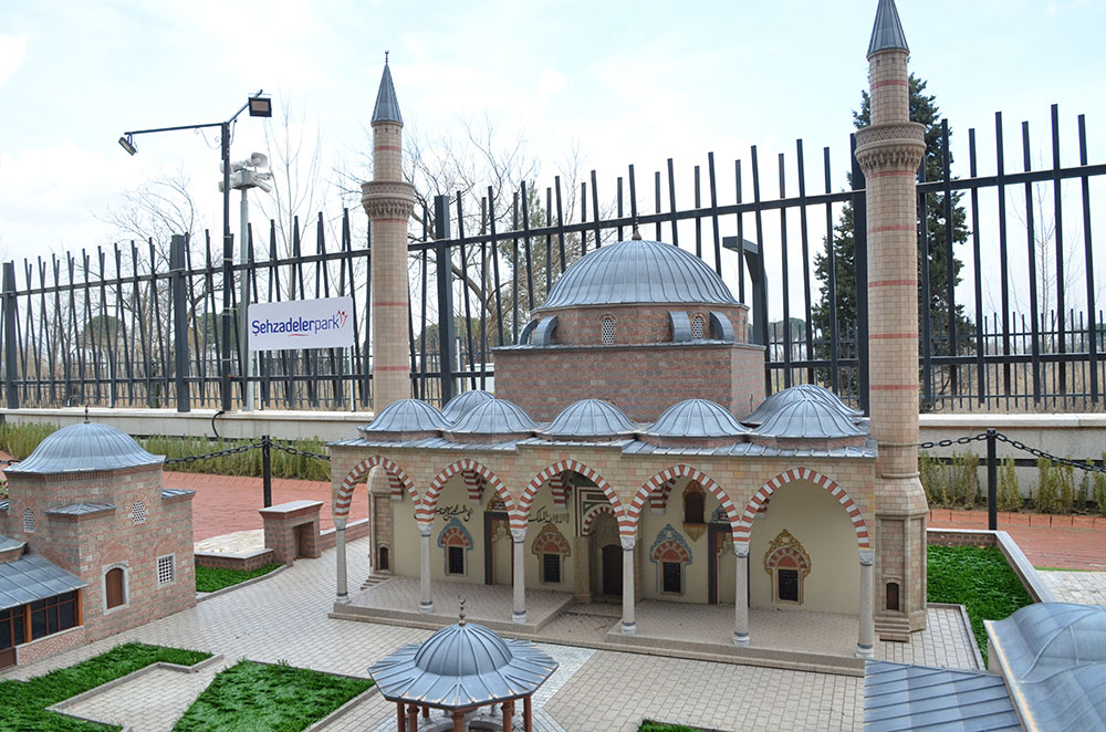 Manisa Hafsa Sultan Camii ve Külliyesi 