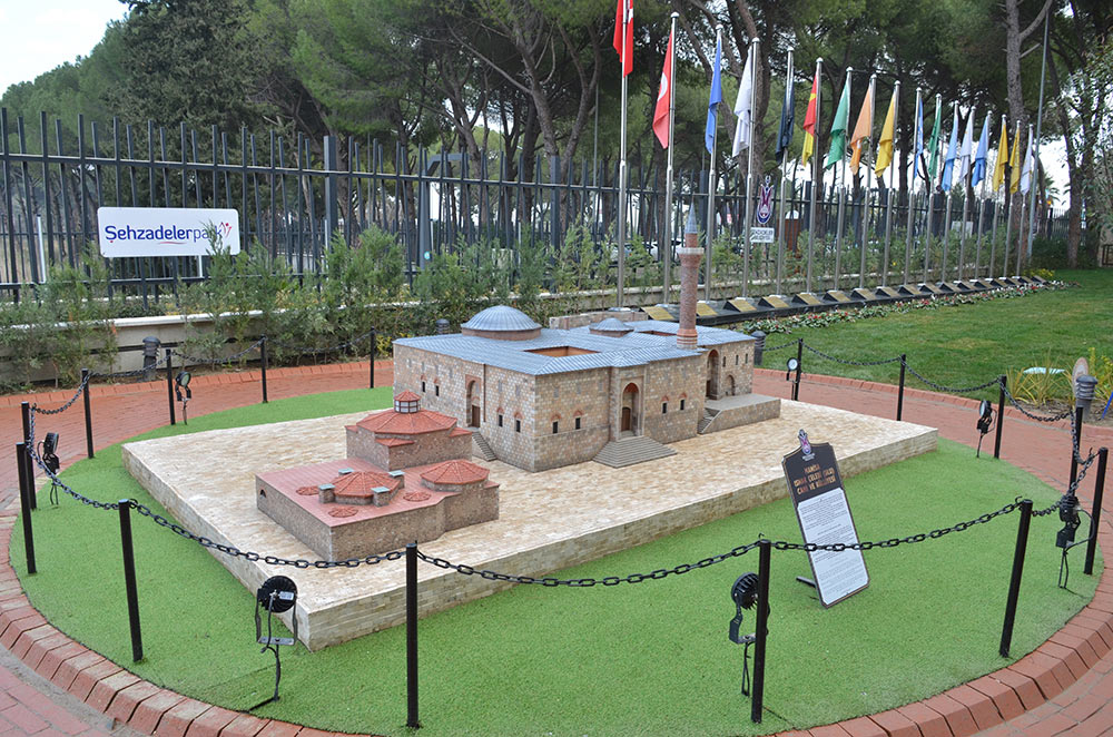 Manisa Ulu Camii ve Külliyesi Minyatür Maketi